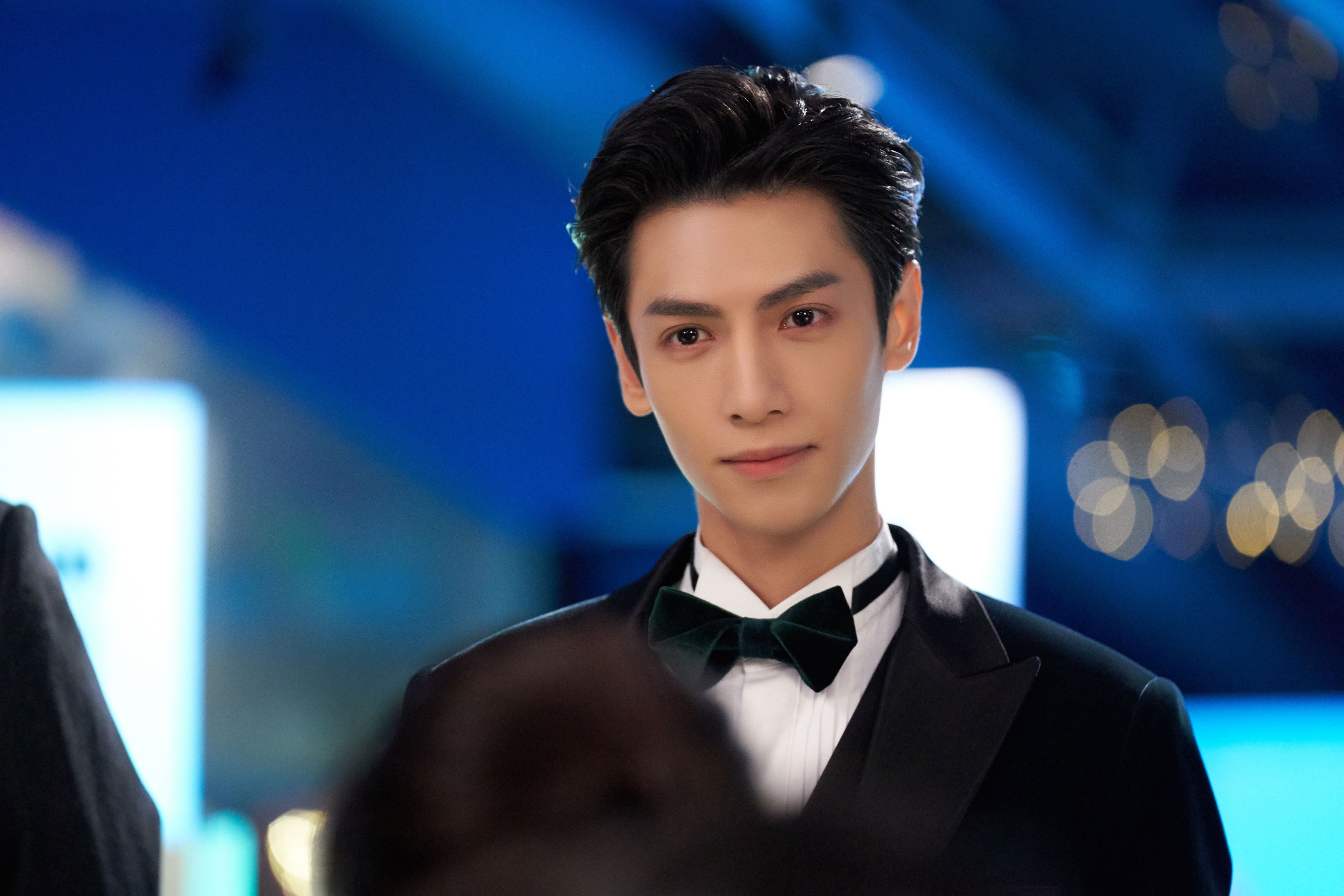 线上互动：粉丝投票与热点话题扫描，粉丝花钱投票