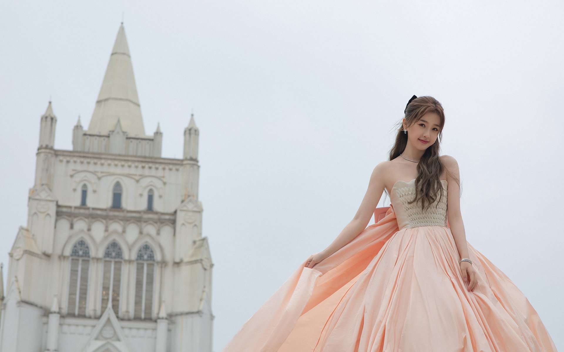 乐鱼体育平台官网-切尔西主场大胜对手，继续追逐领头羊，切尔西比赛集锦