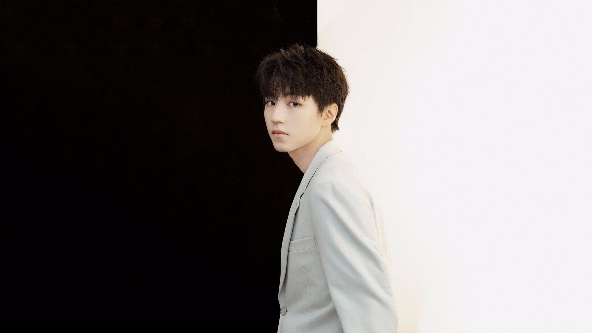 掘金进攻多点开花再夺主场胜利,掘金的主场