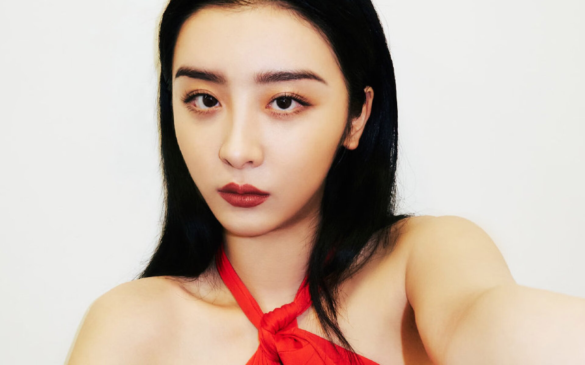 火爆足球比赛中球员传球配合默契，足球传球配合训练视频