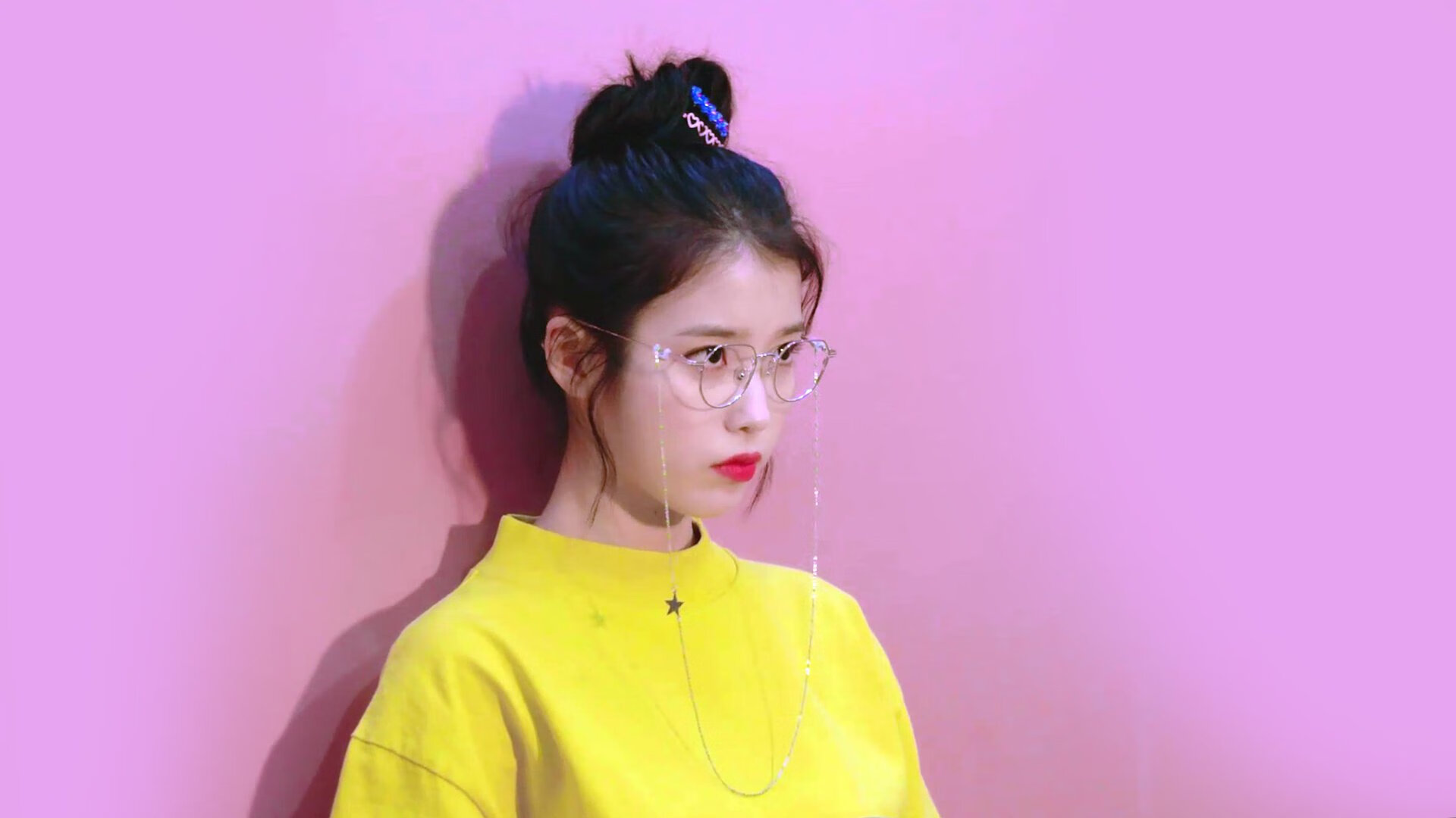 APP下载 LY Sports-赛场上球队实力强势展现，取得胜利，描述赛场上的球员