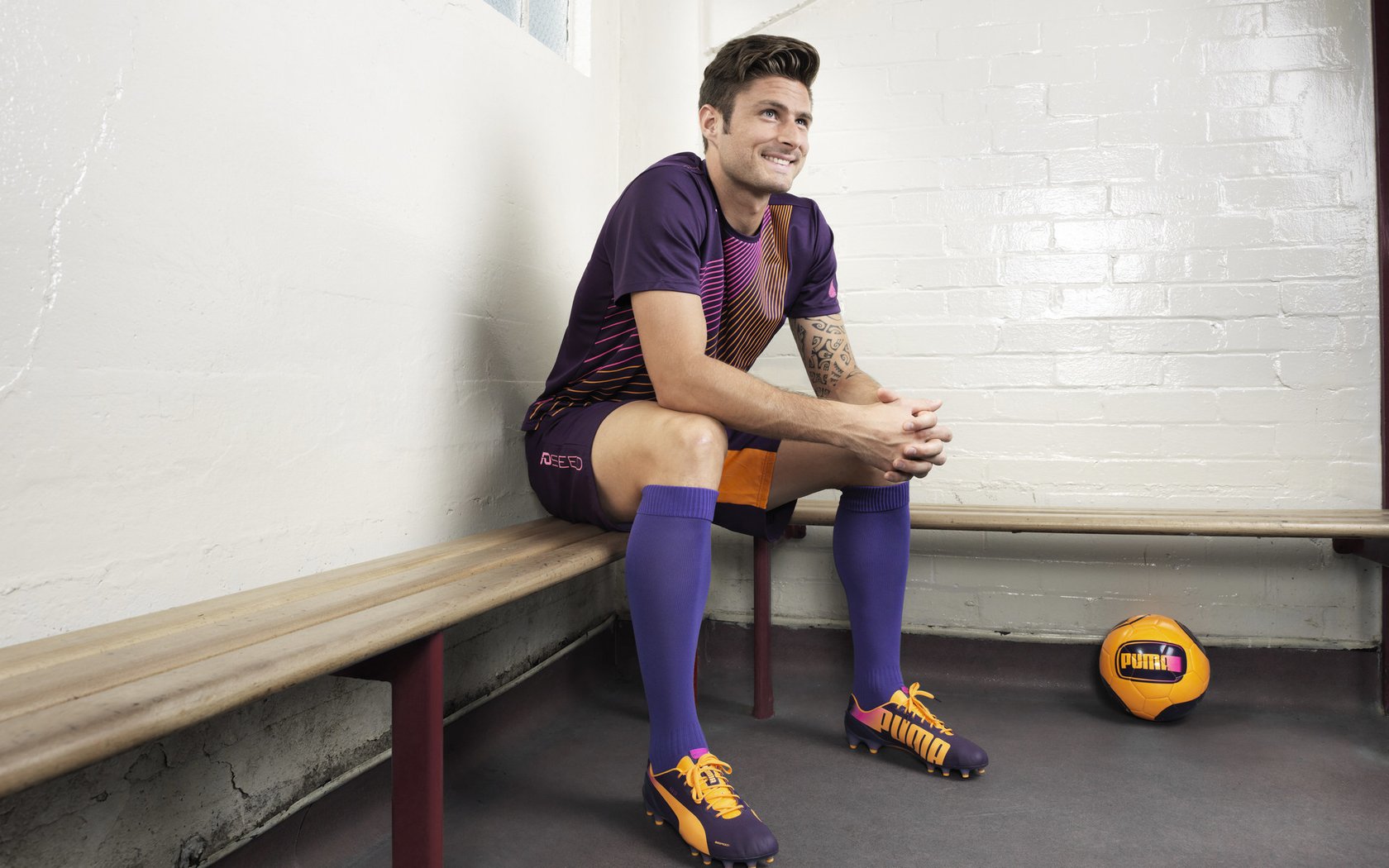 _老鹰快攻积极，场面火爆引人入胜_，老鹰集锦